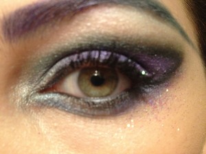 Alien eye with shimmer palette. 