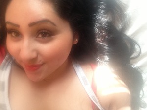 Red lips...long lashes ... Simple day out 