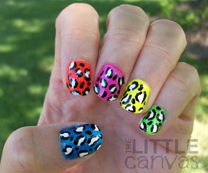 http://thelittlecanvas.blogspot.com/2012/08/neon-leopard-skittles.html