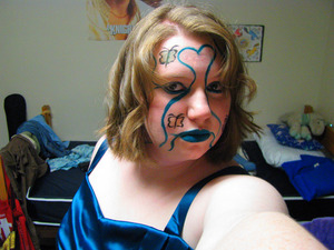Going to a Disney party with 10-minute makeup.  