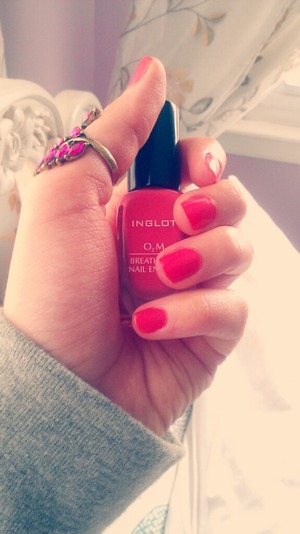 I'm in love with the vibrance and shine of the Inglot nail enamels <3