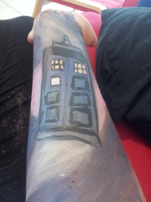 i love doctor who this is the tardis i know its not complete but ots the best i can do with low grade makeup what do you think?