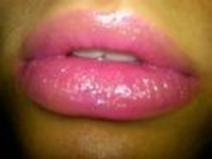 bubblegum pink lips