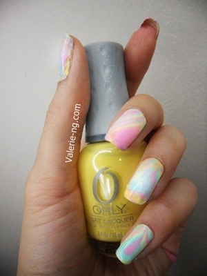 Was craving for some ice cream and this was what I got! Tutorial here >> http://myfatpocket.com/valerie/2012/11/paddle-pop-nails.html