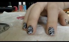 Easy zebra nail polish :)