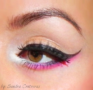 Winged eyeliner with a pop of color