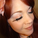 Delicate natural eye using Paperself lashes