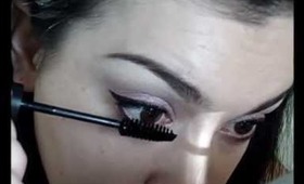 How I Apply Mascara To My Lower Lashes