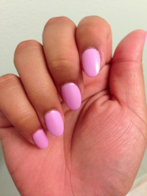 Soft baby pink nails with oval shape. 