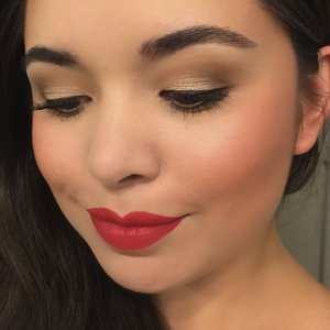 Did a tutorial on my most popular look on my page.

You can find the tutorial here:
http://www.instructables.com/id/Yummy-Champagne-Eyes/