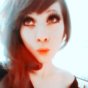 It was my first time trying on false lashes! :D I think they're pretty neat! 