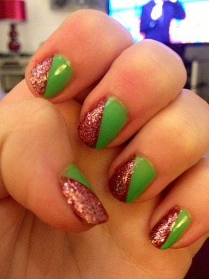Used: 
green - BarryM limited edition nail paint 
Pink - Ruby recommends 
Pink sparkle - Claire's cosmetics 