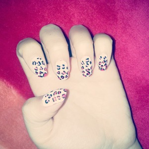 Ombre pink leopard nails _ inspired by cutepolish?