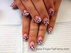 DETAILS FOR THIS DESIGN HERE:
http://fingertipfancy.com/purple-and-silver-hologram-ombre-nails