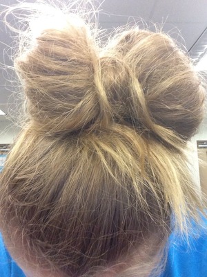 for when you get bored in class, try this easy and cute bun 