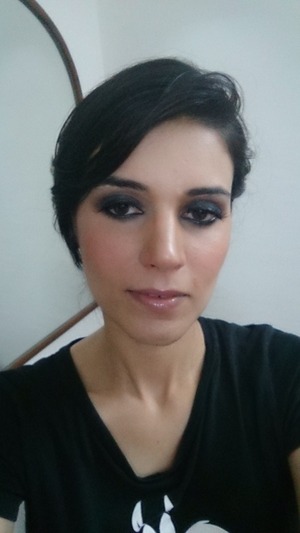 Loving my contoured -smokey eye look 