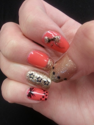 Do something different on every nail to mix and match. 
