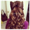 Cute bow with wavy hair!
