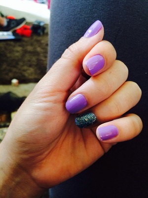 Purple nails, glitter blue 