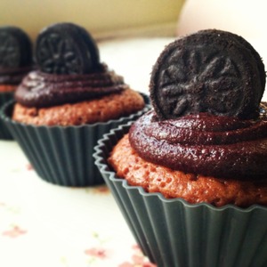 Was tasting delicious tho. Oreo cupcakes with chocolate frosting