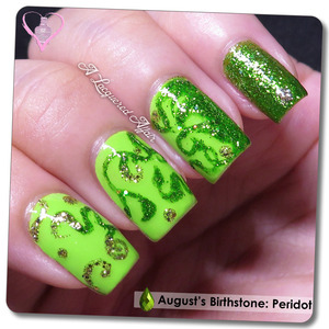 Peridot (and spiral vines) inspired manicure for the current ‪#‎PolishTogether‬ theme.
Polishes used:
♥ Bondi New York The Limelight
♥ Estessimo TiNS The Sleek Lounge
♥ Estessimo TiNS The Spicy Pinwheel

More on the blogpost: http://www.alacqueredaffair.com/Peridot-Inspired-Manicure-31153615