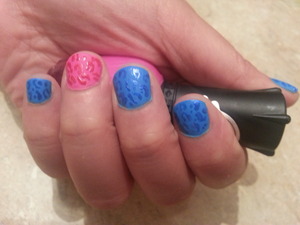 just finished my roomies nails. :)