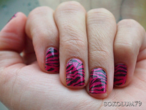 Sally Hansen Salon Effects Nail Strips in 440 Animal Instinct