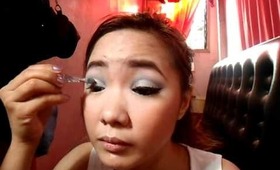 dramatic blue and gray eyeshadow