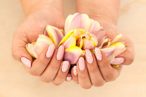 Created using Kiss Gel Polish
Colors: Petal (pink) & French (white)