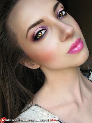 More pictures here: http://trustmyself-make-up.blogspot.com/2012/06/purple-make-up-tutorial.html