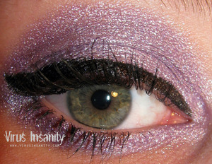 Virus Insanity eyeshadow, Miss Priss.
www.virusinsanity.com