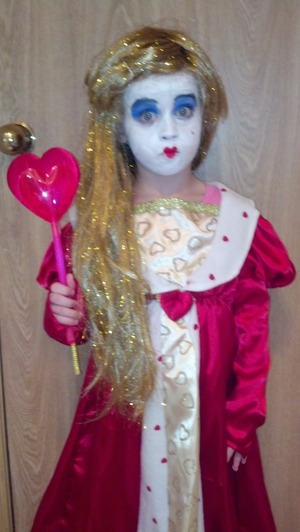 Cant believe my daughter went with it but recreated the Queen of Hearts look & she rocked it :)