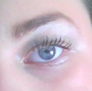 my natural eyes and not false lashes <3