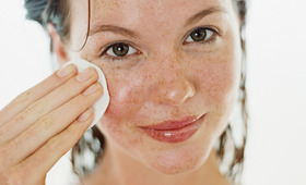 Get it Off! All You Need to Know About Makeup Removers