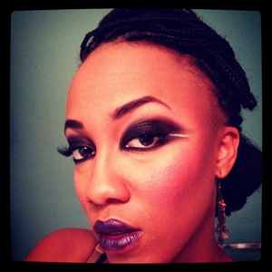 Runway Look
http://www.kissandmakeup.tv/2011/07/stephanie_rolland_haute_couture_goth_beauty.html
