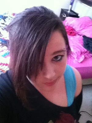new hair cut with every day make up
