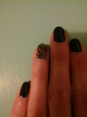 Fun and simple to do. I think black gives the best impact for this look :-) 