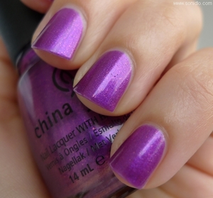 http://www.sonidlo.com/2012/07/china-glaze-senorita-bonita.html