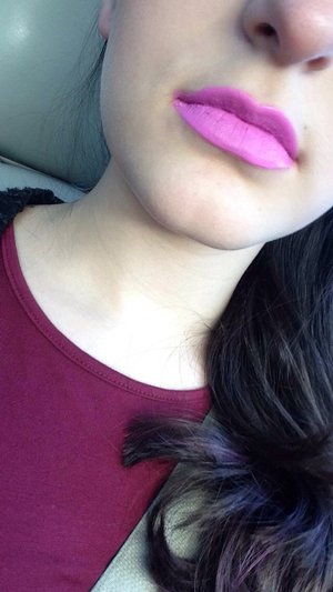 I got this liquid lipstick for free at the Jeffree Star extreme beauty tour! This is the shade "Queen Supreme" it's one of the newer ones