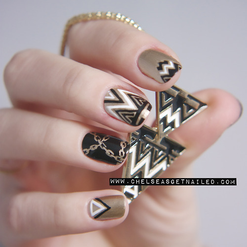 Necklace Inspired Nails Chelsea K.'s (chelseasgetnailed) Photo