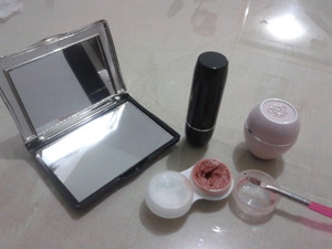 Create tinted lipbalm from old lipstick and oriflame tender care
