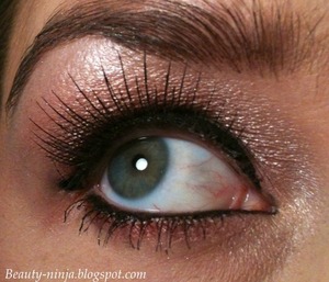 Eyeshadow is an unnamed pink holiday palette by Hard Candy. Lashes are Kardashian Khroma in Blink. 