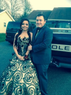 Just a few pictures my mom took of me and my boyfriend on Prom :) Sorry that the quality isn't amazing, my mom's phone has a crappy camera :) 