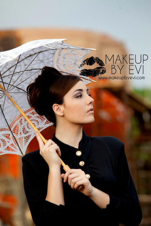 Photo: Nikolas Tsoukanaras (Post Visual)
Model: Thania
Makeup: Evi Michailidou
