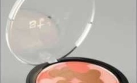 Stila Sale! (Make me blush palette, stila one step, artist palette, and much more!)