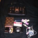 Whats in my purse.