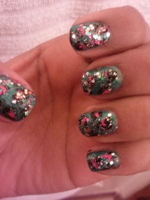 A greenish turquoise color in the bottom then chettah print and glitter <conffetti ;<3