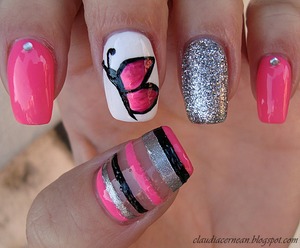 Tutorial on : http://claudiacernean.blogspot.ro/2013/03/unghii-cu-fluturas-butterfly-nails.html