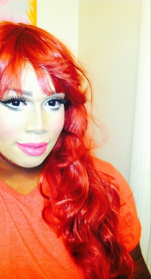 I love changing myself I'm not a dragqueen just a makeup artist that loves makeup 
