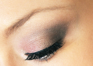 I created this with the Loreal Color Riche quad in Rose For Romance!  It is a great take on the classic smokey eye!